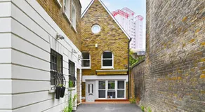 Spacious Detached Houses with FREE PARKING near Little Venice, Paddington & Hyde Park by Staylio London - Image 3