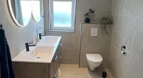 Large house with 3 bedrooms and a private garden - Image 2