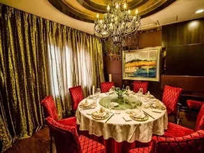 Rose Garden Hotel - Image 2