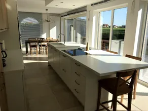 Charming Home with Garden - Image 3
