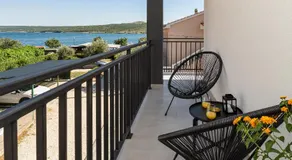 Apartment By The Sea - Image 4