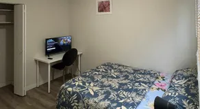 Ron's Place - Image 5