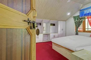 Hotel New Heaven Canal - Image 2