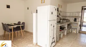 KOMODO Alojamiento - hostal autoservicio, ubicado cerca al centro - baño privado, wifi , cama 2x2, agua caliente y cocina comunitaria - Image 2