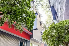 Townhouse Century Hotel - Image 2