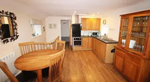 Mill House Cottage, on a Fishing Park near Brampton with hot tub - Image 3