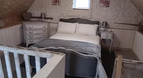 Petit Maison - Image 4