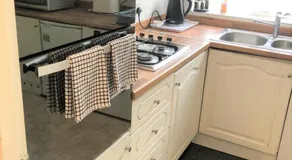 Spacious West London 2 Bedroom Apartment - Image 3