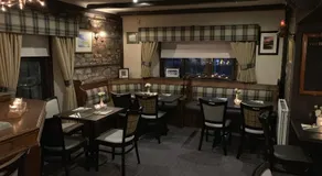 Lion and Unicorn Hotel - Image 5