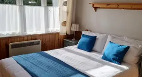River Edge Lodges - Image 2