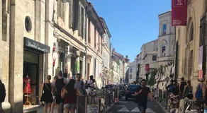 T2 intra muros clim et cour ombragée - Image 5