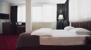 City Hotel - Image 2