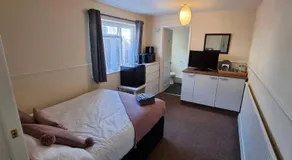 En-suite with it's own Private Entrance in Ramsgate - Image 2