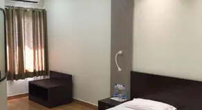 Pamposh Guest House GK II Market - Image 2