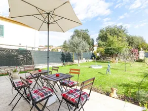 Villa avec piscine privée, jardin clos et connexion Wi-Fi, idéale pour les groupes d’amis. Situé prè - Image 4