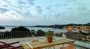 INSUA BEACH HOUSE - Image 3