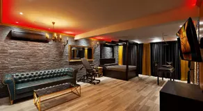 Metro Elegance Suites - Image 3