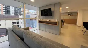 Studio novo e amplo no Centro com ar e home office - Image 4