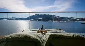 Mjøssuite with lovely view - Image 4