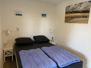 Bright Holiday Home Near Beach - Image 2