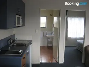 Botany Motor Inn - Image 4