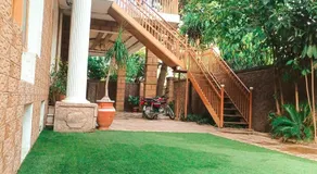 Unique Lodge - Image 2