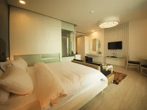 The Beverly Hills Hotel - Image 4