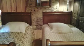 Les Hotes Des Guillemets - Image 2