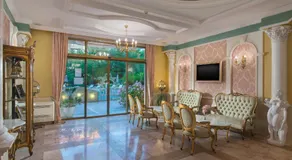 Venera & Anastasia Palace Apartments - Image 5