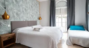 Hostal La Muralla - Image 2