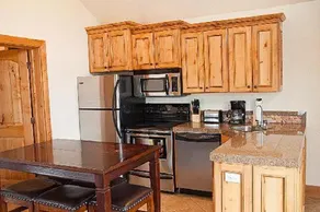 Stone Canyon Inn - Image 4
