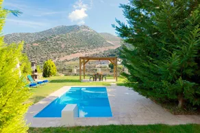 VILLA UPHORIA  with private pool and garden - Image 2