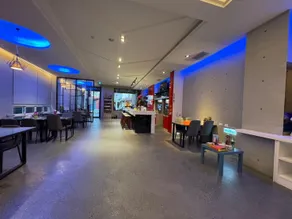 Travel Light Hotel - Image 3