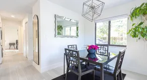Centrally Located Modern 2bdr Home w Fast WiFi & Parking - Image 5