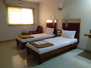 HOTEL SUPREME - Image 4