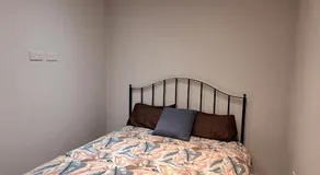 Cosy and spacious room in home with King Size bed - Image 5