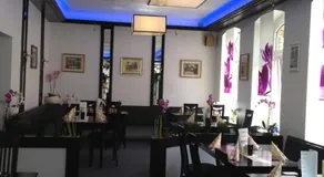 Yumi Hotel Sushi-Steaks & Friends - Image 3