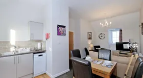 Douglas House Apartments - Image 3