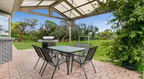 1 Oak - Rye Back Beach Accommodation - Image 4