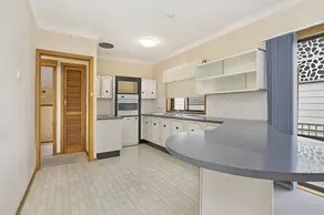 Cheerful House at Redhead - Beaches, BBQ - Image 5