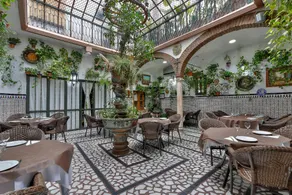 Hotel Las Palmeras by Vivere Stays - Image 2