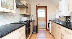 Classy Home near Southampton Airport -Free parking - Image 2