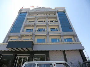 OYO 9572 Hotel Dolphin - Image 5