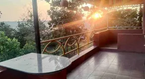 Couple Friendly Abode Jungle Bathtub - Image 4