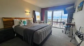 Tui Oaks Motel - Image 2