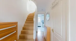 GuestReady - Riverside Retreat in Wapping - Image 5