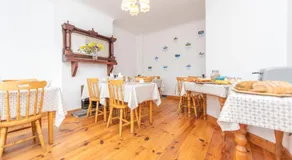 Dingle Marina Lodge - Image 5