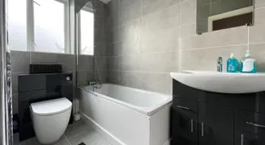 KingsHouse In Cheam Village - Image 3