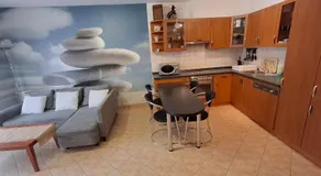 BOK - Central modern 2BR Apt w balcony, FREE INDOOR PARKING! - Image 3