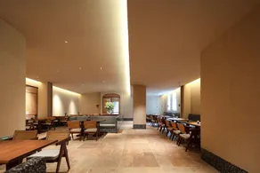 Atour Hotel Ningbo Railway Station Tianyige Moon Lake - Image 3